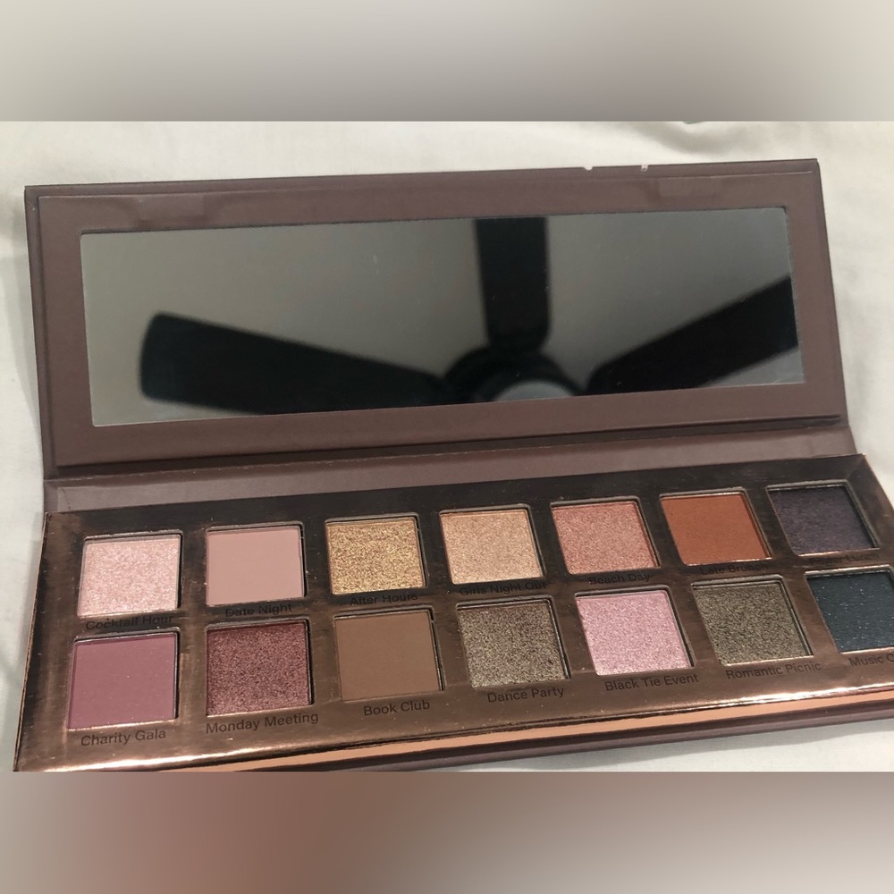 New* Mally Xo eyeshadow palette Best Dressed - Picture 8 of 8